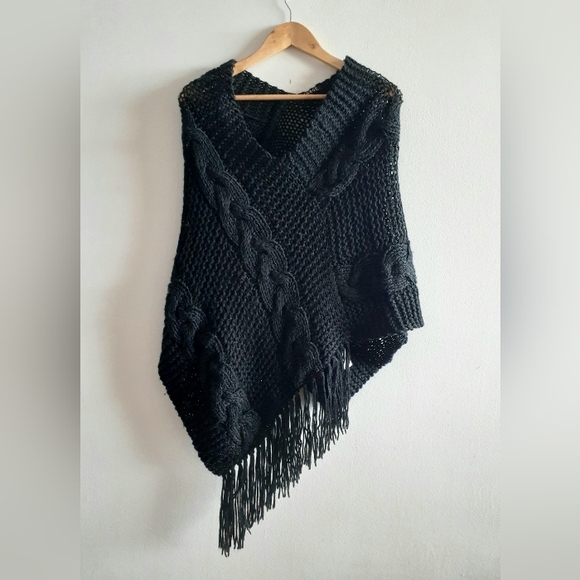 George Sweaters - Woolly Cable-knit Poncho Shawl with fringe